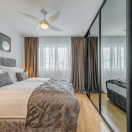 Paparazzi * ספליט